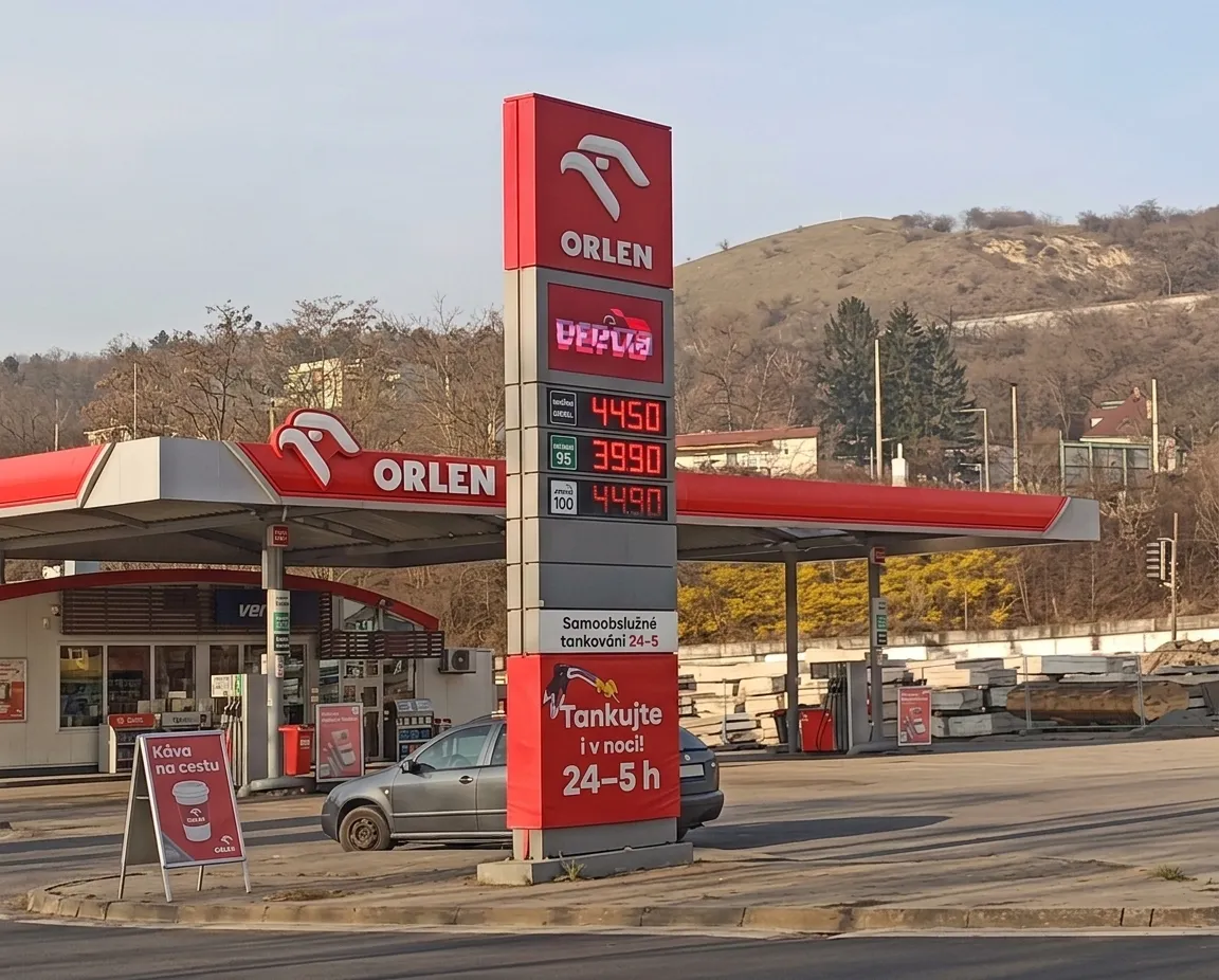 Ropa na 119 dolarech: Proč zdražila a co čekat dál? Orlen: ceny nafty rostou každý den.